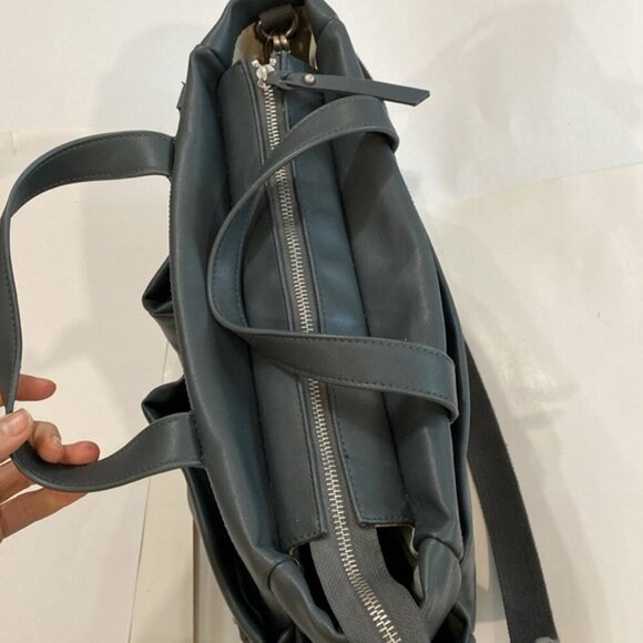 SKIP HOP GREENWICH DIAPER BAG SMOKE - Picture 11 of 16